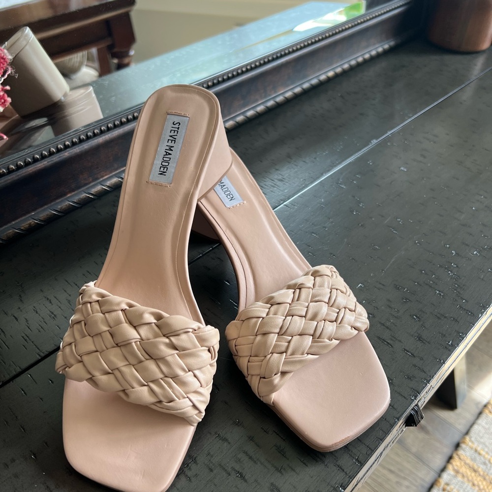 Steve Madden 9.5 nude heeled sandals - Picture 2 of 6